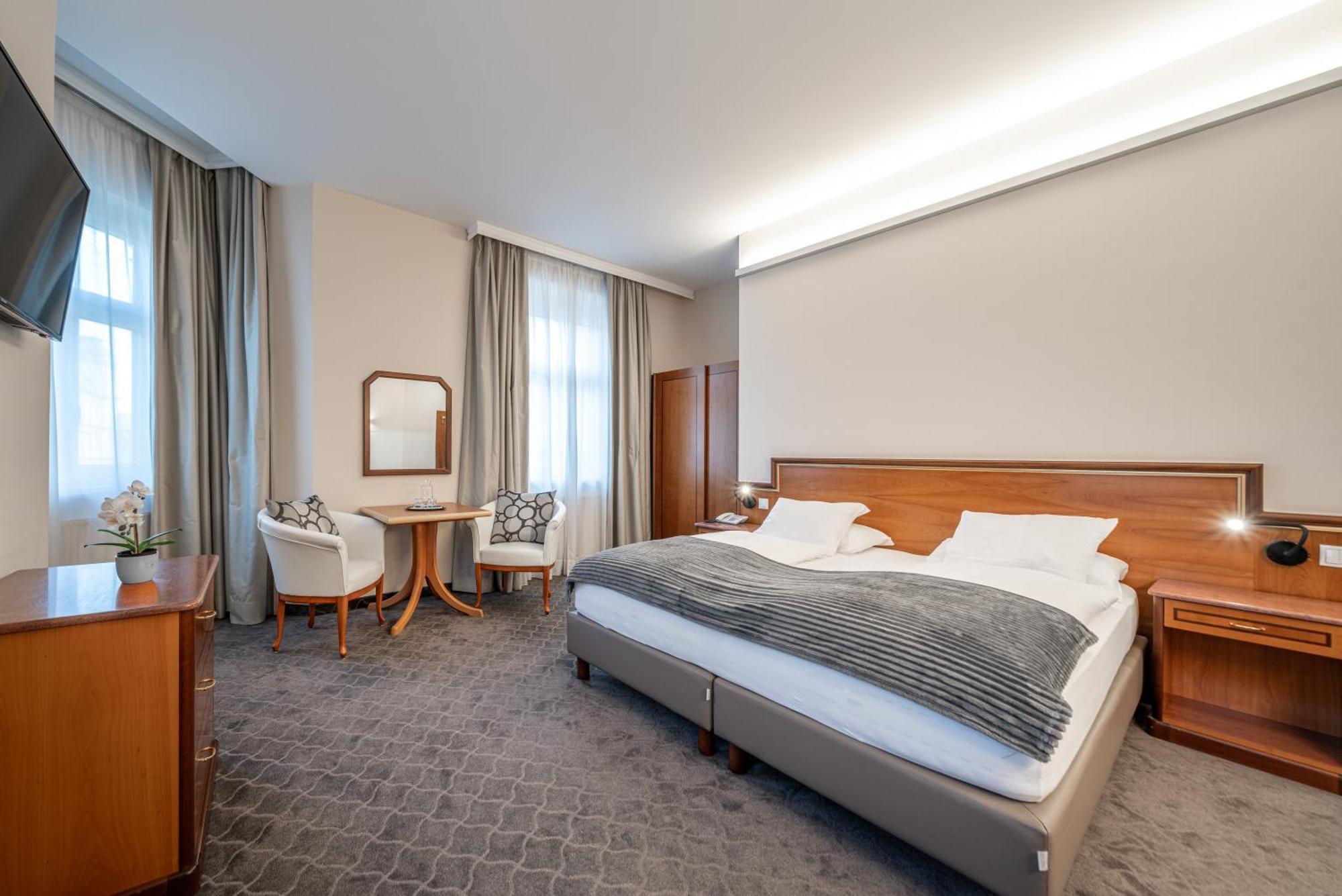 Hotel Neue Post I Self Check-In Инсбрук Екстериор снимка