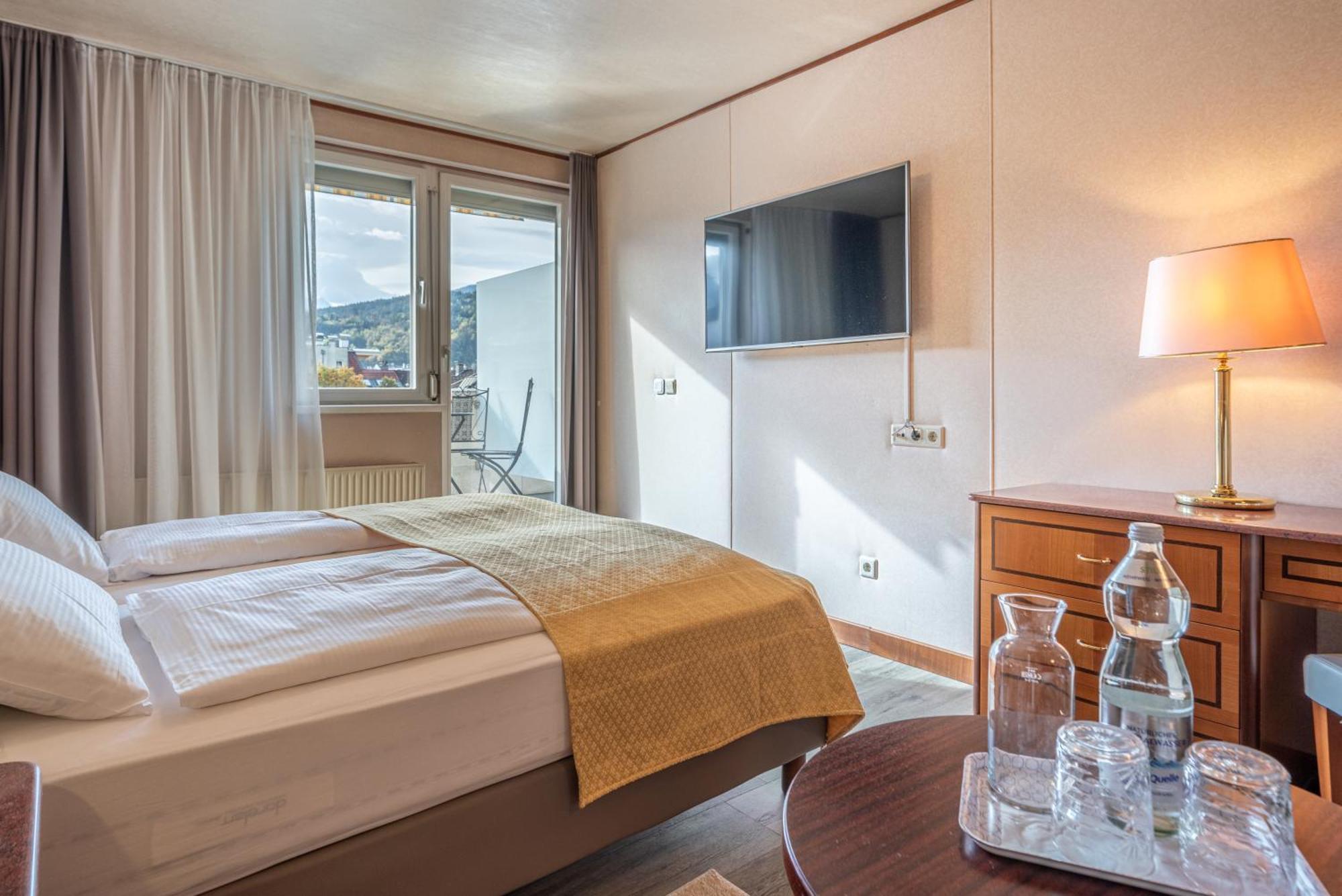 Hotel Neue Post I Self Check-In Инсбрук Екстериор снимка