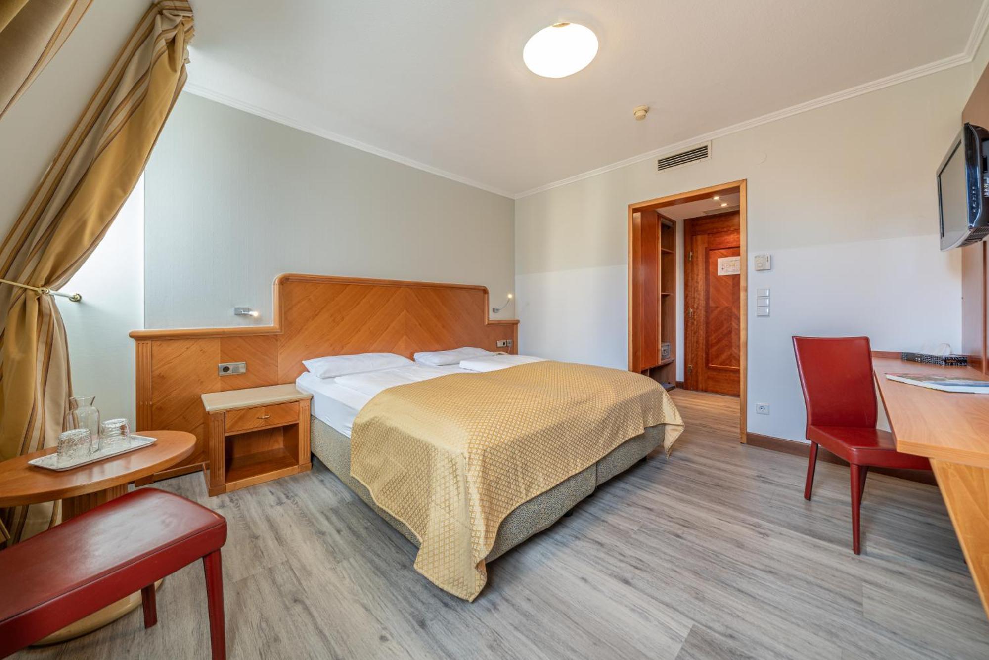 Hotel Neue Post I Self Check-In Инсбрук Екстериор снимка