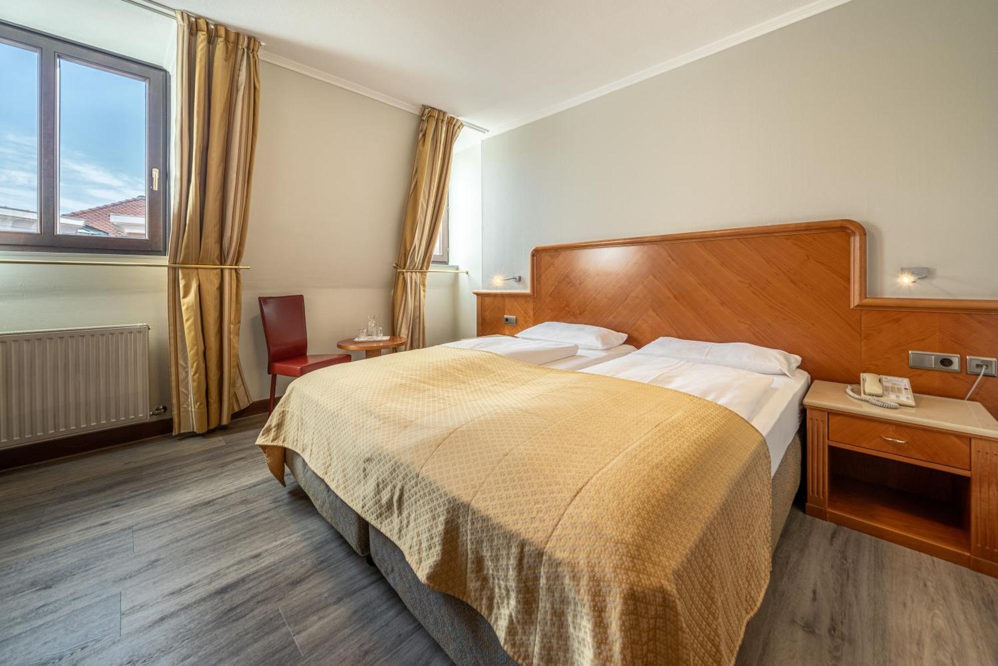 Hotel Neue Post I Self Check-In Инсбрук Екстериор снимка