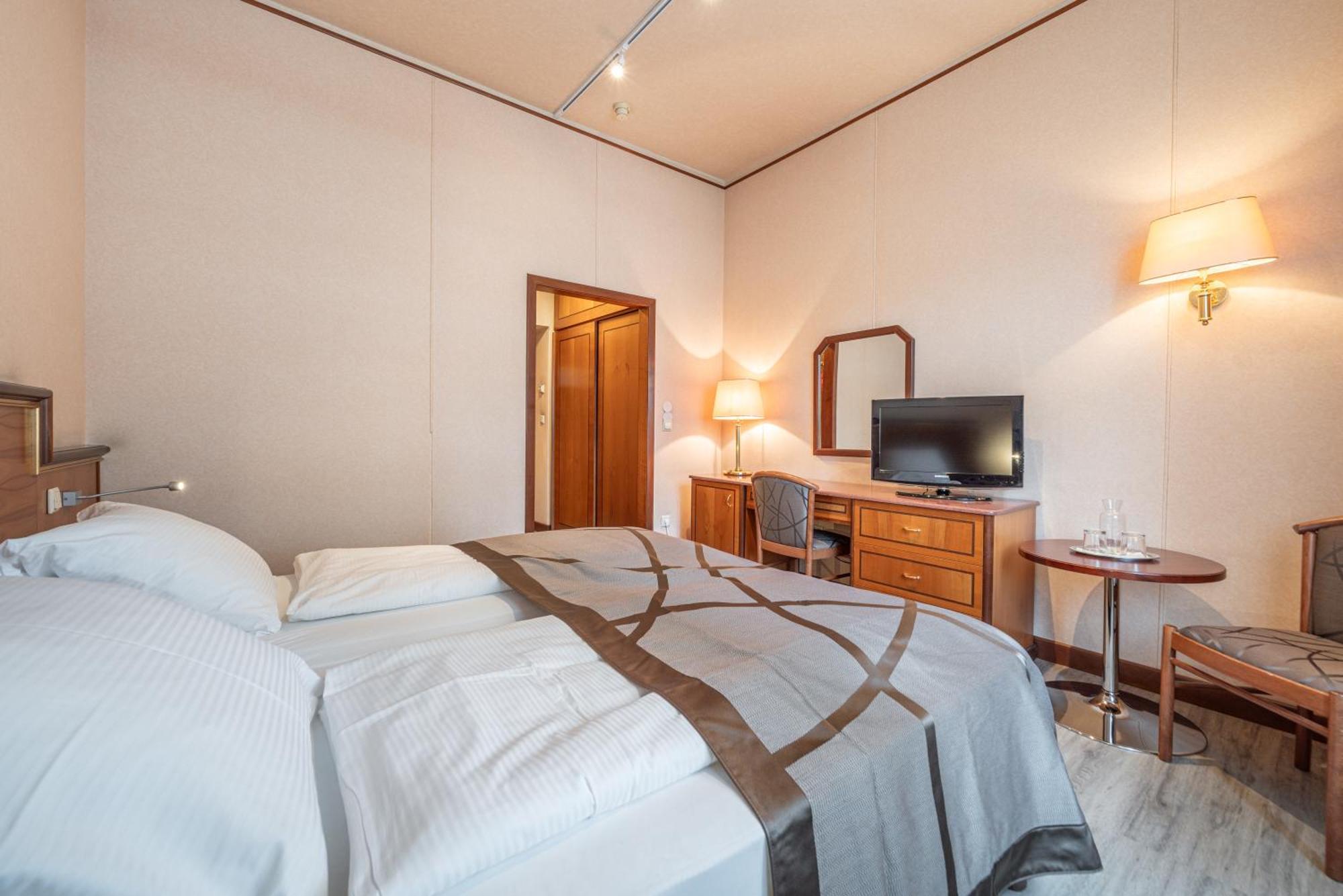 Hotel Neue Post I Self Check-In Инсбрук Стая снимка